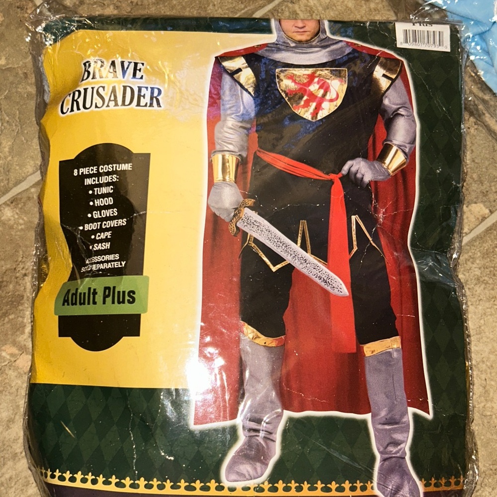 Men's Brave Crusader Costume Plus Size adult. Excellent pre owned condition